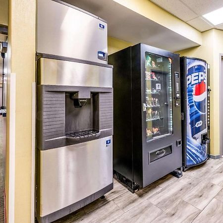 Quality Inn Пъкипсий Екстериор снимка