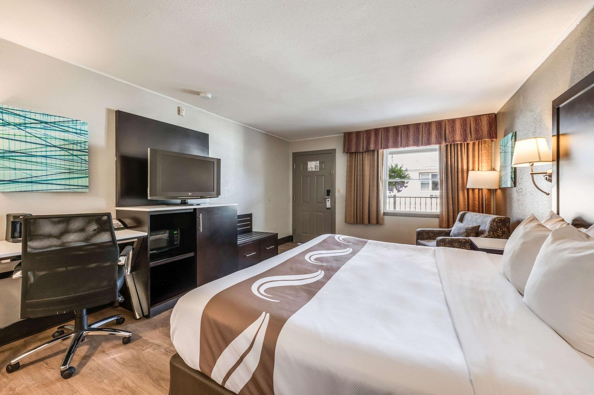Quality Inn Пъкипсий Екстериор снимка