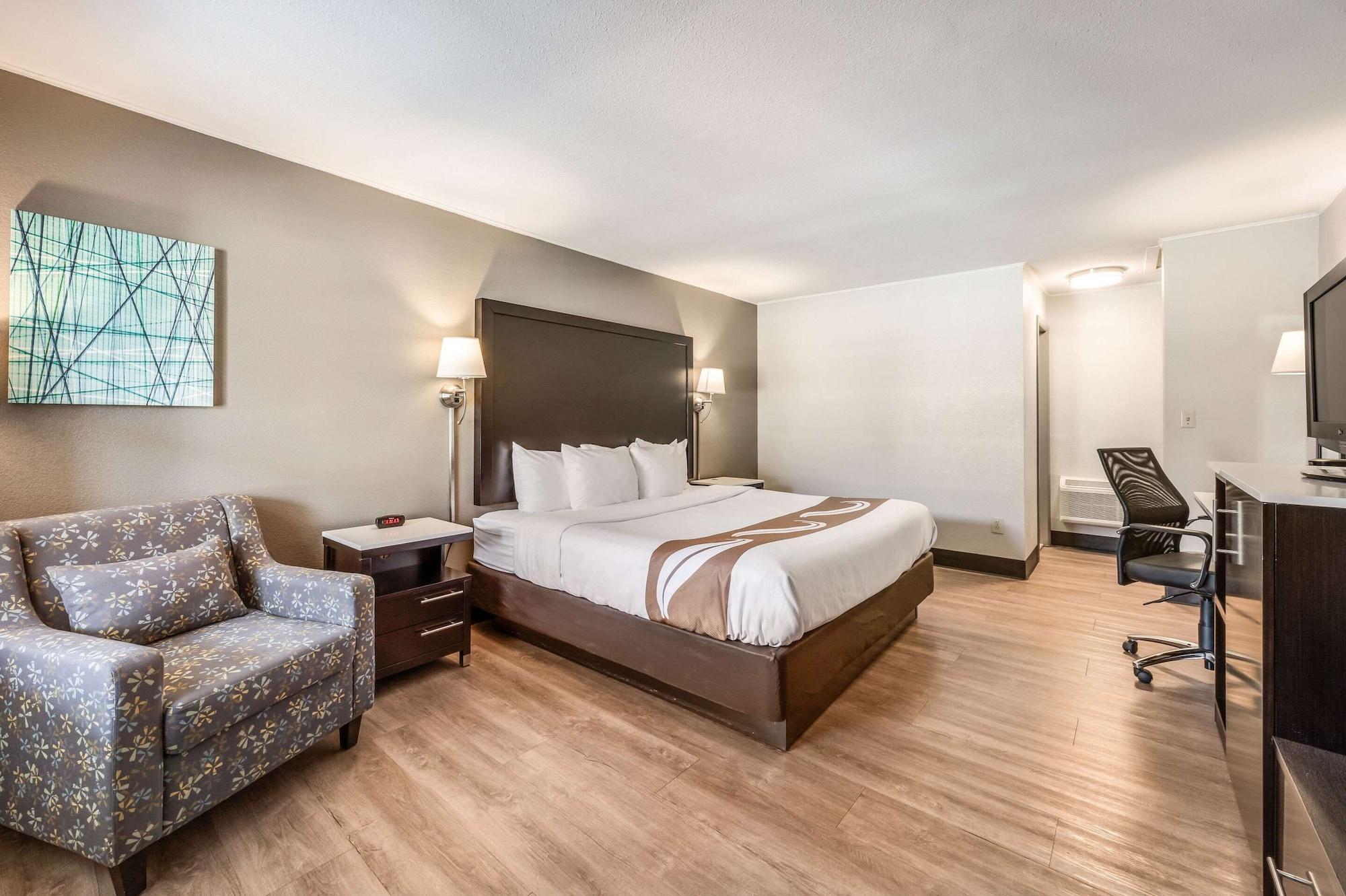 Quality Inn Пъкипсий Екстериор снимка