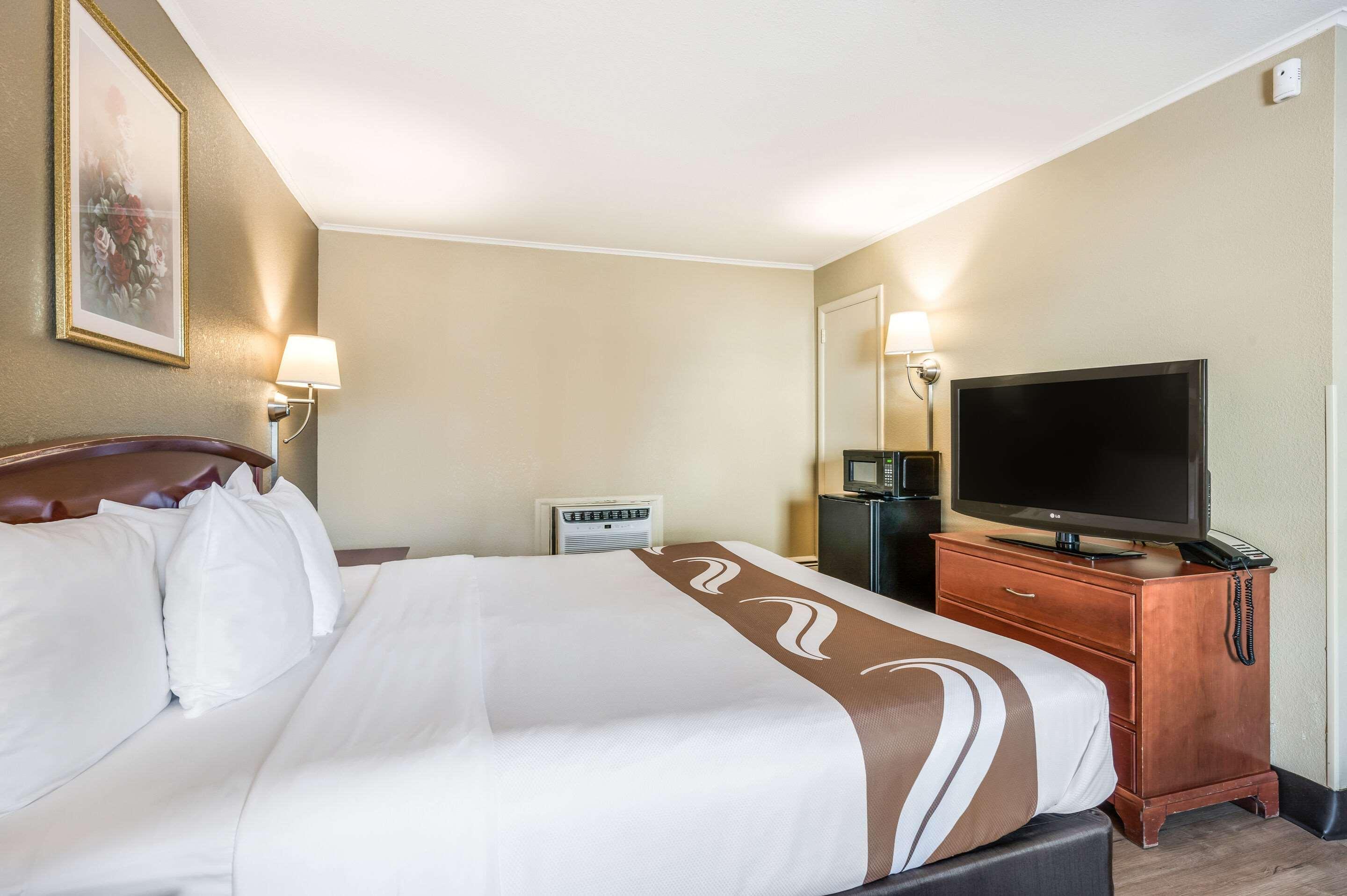 Quality Inn Пъкипсий Екстериор снимка