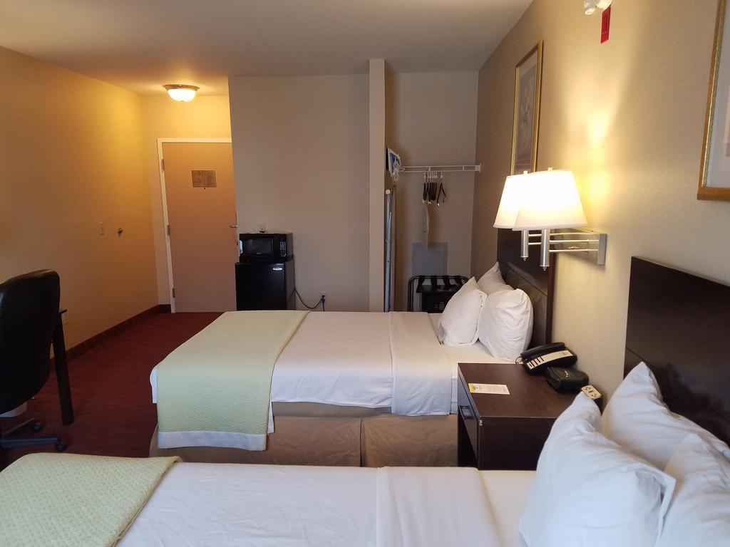 Quality Inn Пъкипсий Екстериор снимка