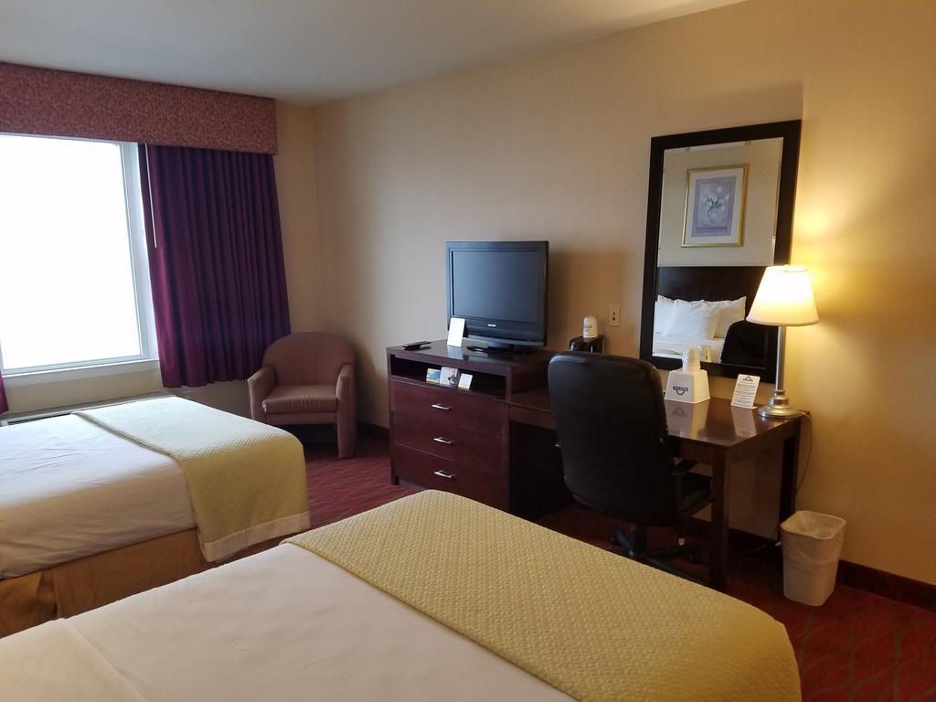 Quality Inn Пъкипсий Екстериор снимка