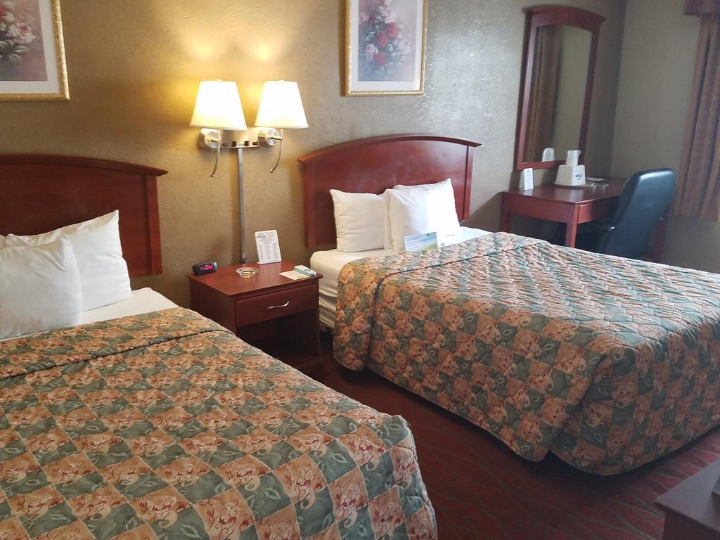 Quality Inn Пъкипсий Екстериор снимка